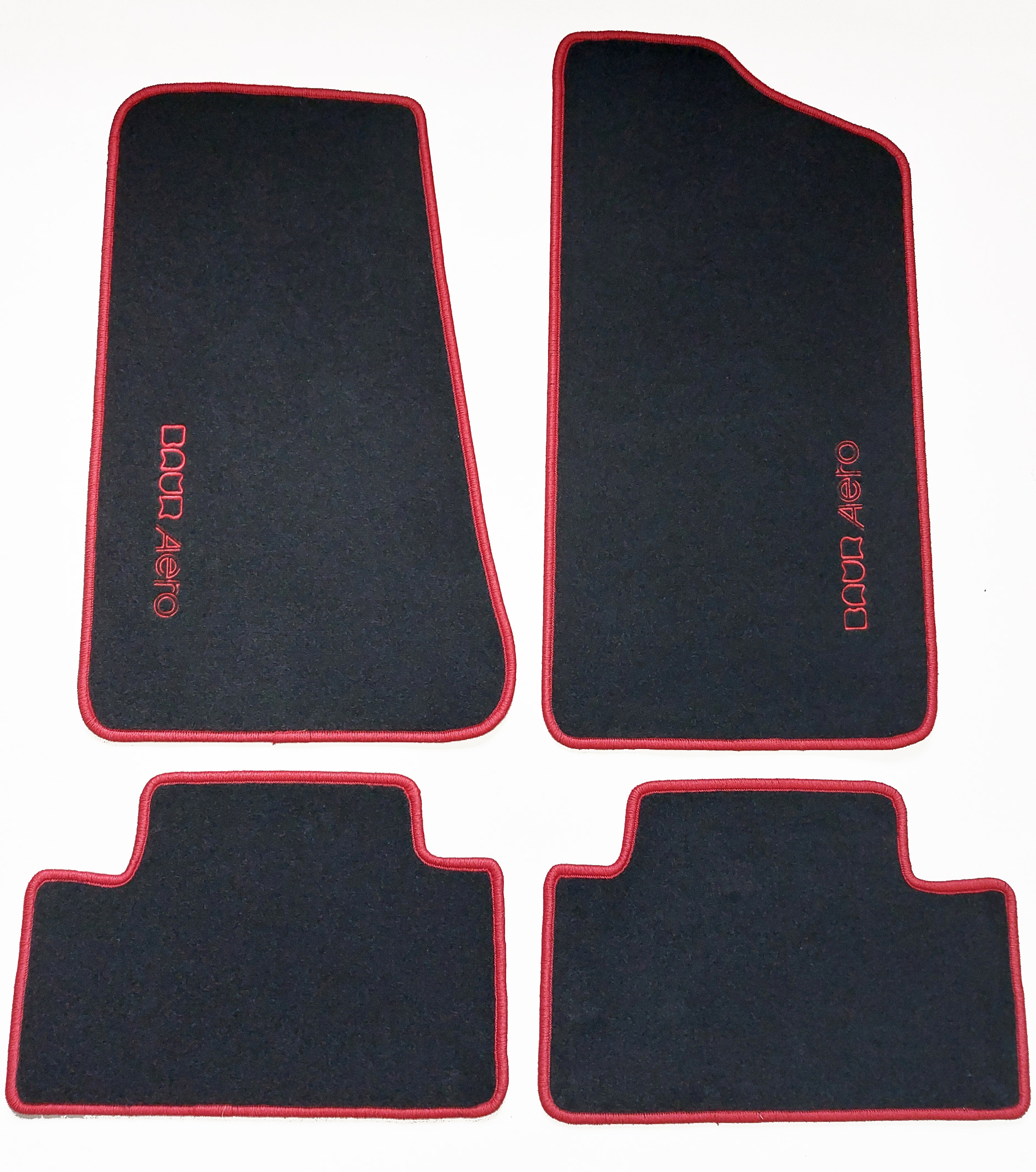 Fussmatten mit Stick Baur Aero in rot. Fussmatten Set mit Stick Baur Aero in rot.