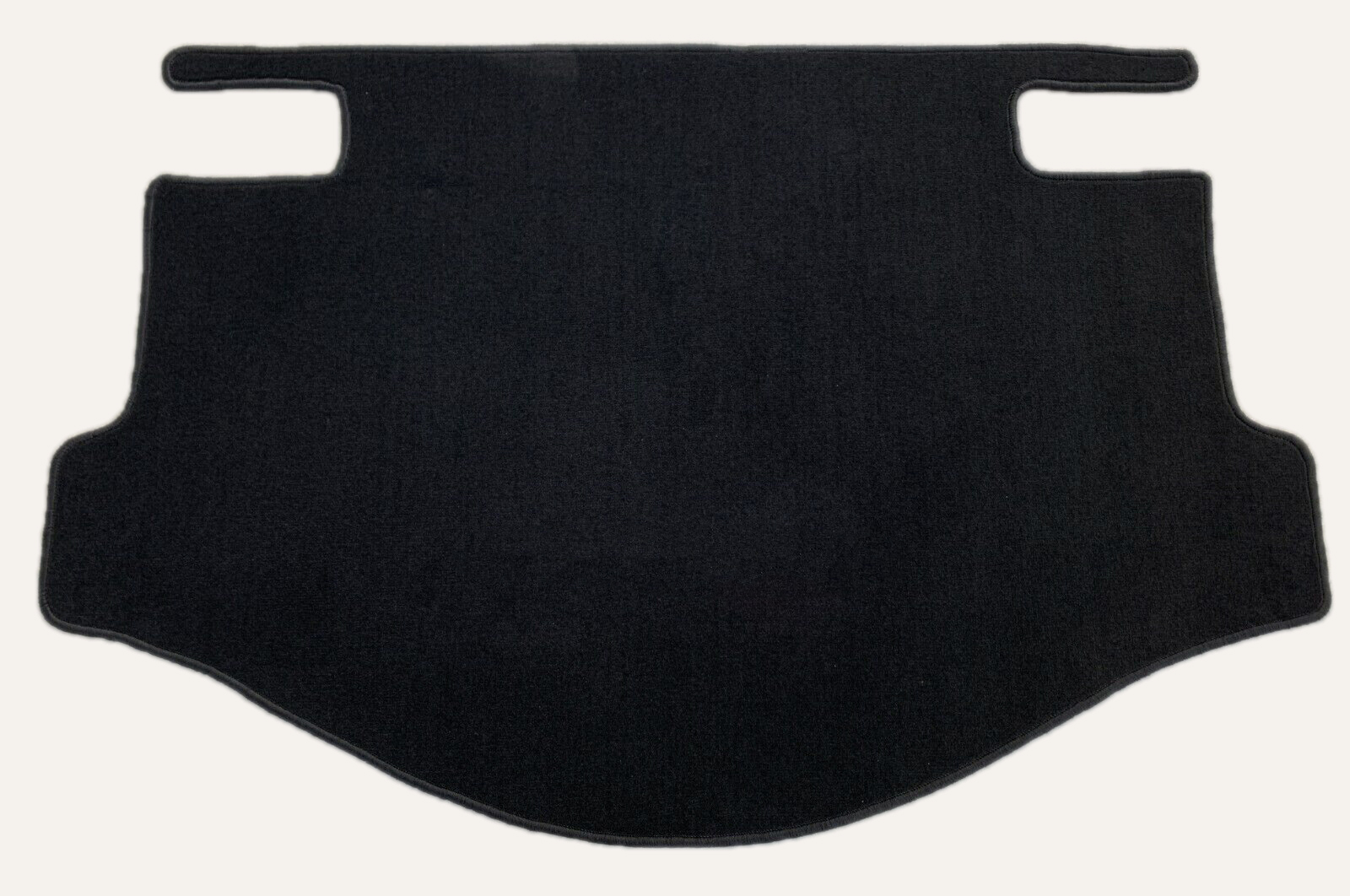 Eine Kofferraummatte in schwarz für Chevrolet Camaro Cabrio 2010-2015.
